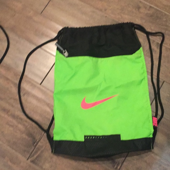 nike Handbags - Nike cinch gym bag